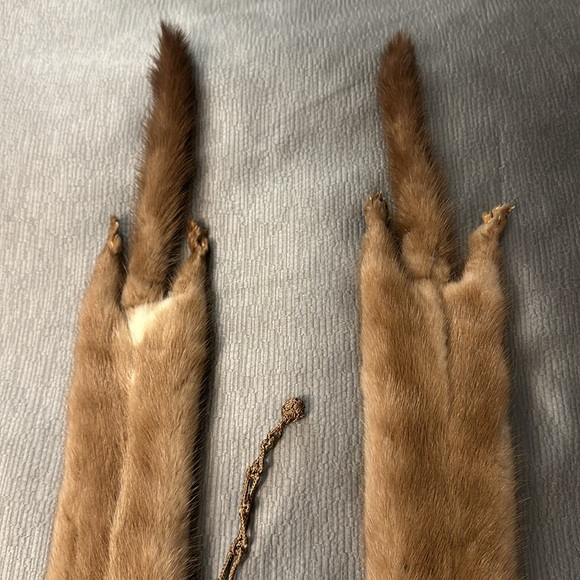 Beautiful Vintage Mink Fur Stole with feet and tails Luxurious fur scarf collar - Picture 10 of 12
